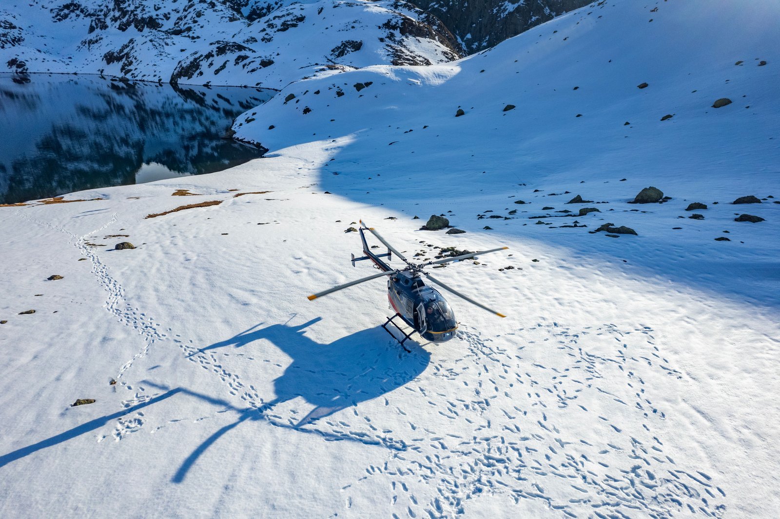 Helicopter experience above the Karakoram mountains